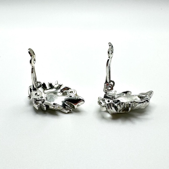 LISNER Vintage Signed Clip On Silver Tone Mid Century Leaf Clip On Earrings - Picture 7 of 11